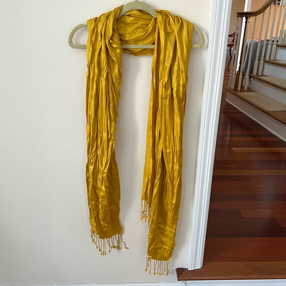 Crushed Royal Gold Women’s Scarf with Fringe End Detail